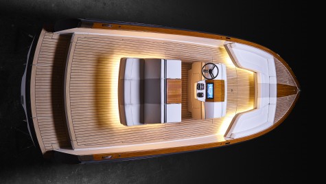 Hinckley propune primul yacht de lux full-electric