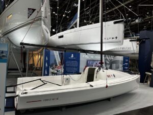 Premiera modială: Beneteau First 30