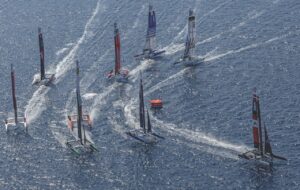 Flota SailGP în acțiune în a doua zi de cursă a Grand Prix-ului France Sail de la Saint-Tropez, Franța. Foto: Ian Walton pentru SailGP.