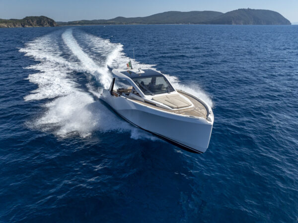 Italia Yachts 43 Veloce