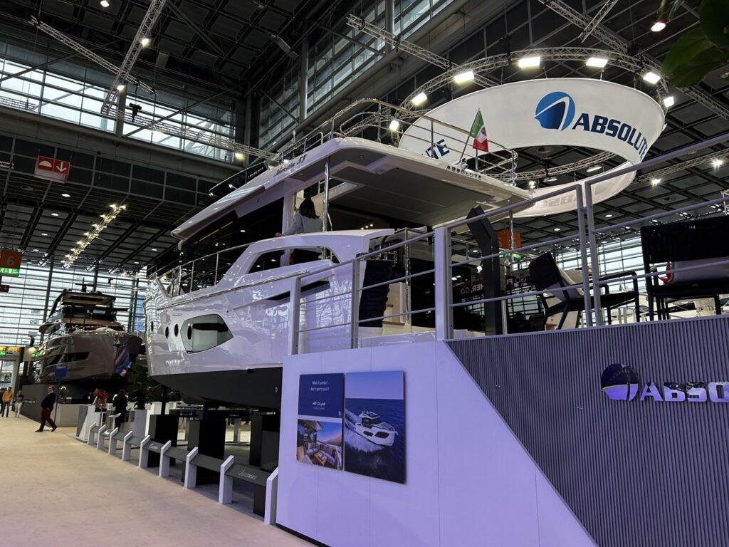 Absolute Yachts - standul Boot 2025