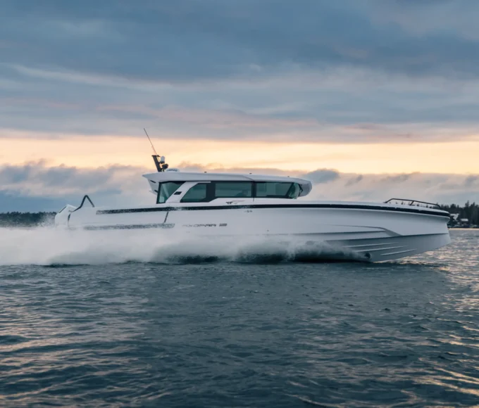 Axopar 38 Cross Cabin